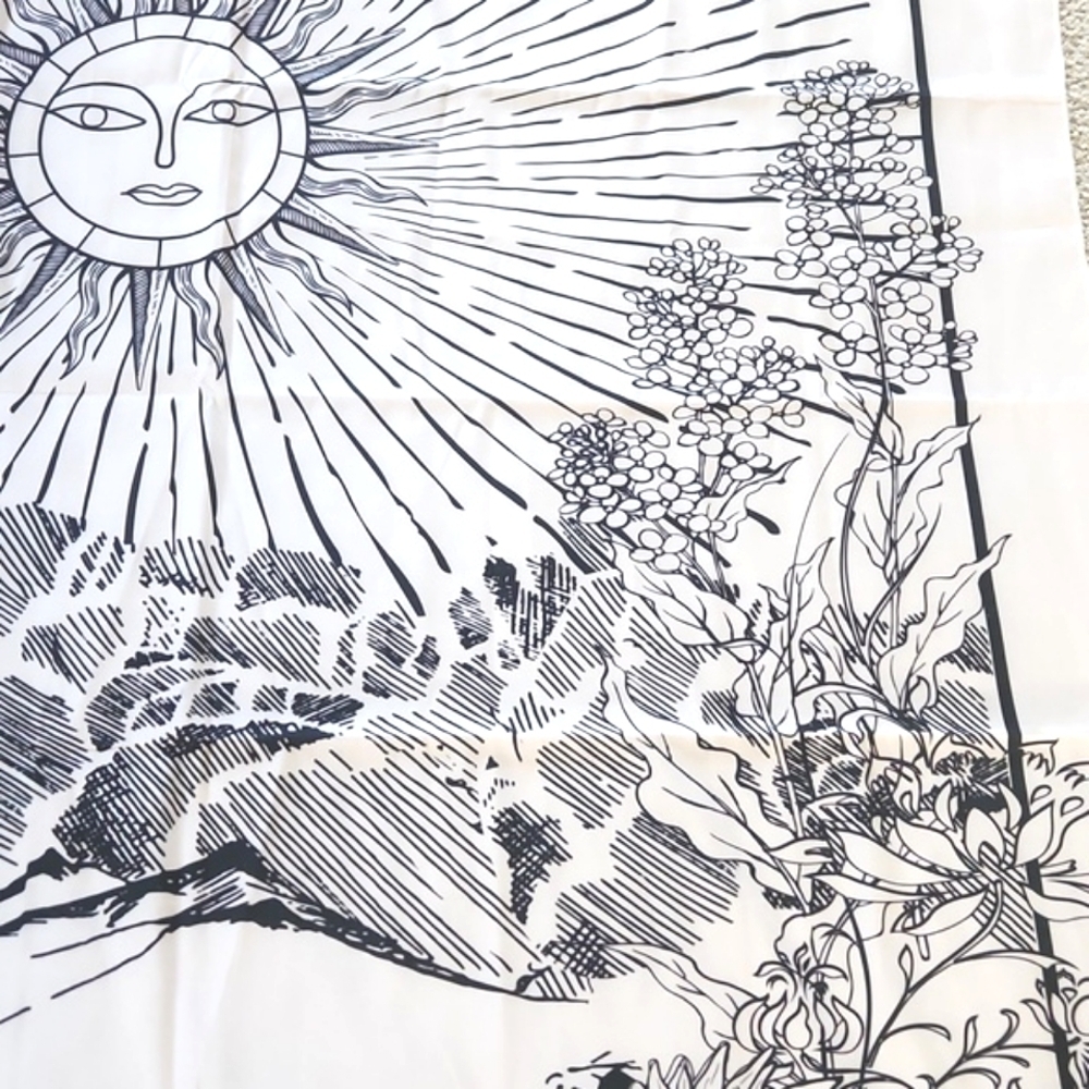 Off white & black graphic bohemian style sun floral nature tapestry. - Picture 6 of 10